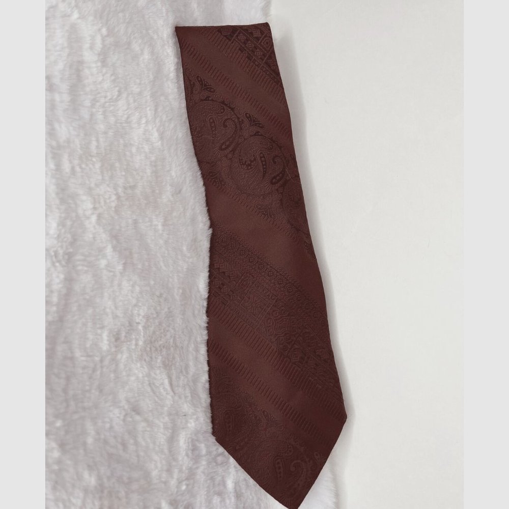 Brittania Mens Vintage Neck Tie Brown  Polyester 57" x 4 1/2"